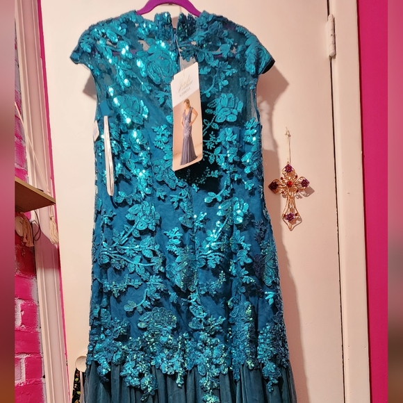 Jade Couture Gown - Picture 11 of 12